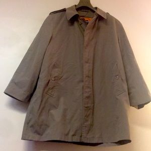 KENNETH ROBERTS DISTINCTIVE MENWEAR